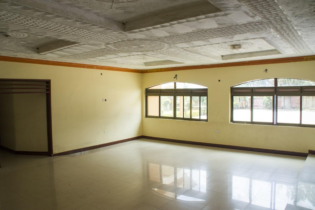 Rays Hotel Mbarara Zewnętrze zdjęcie